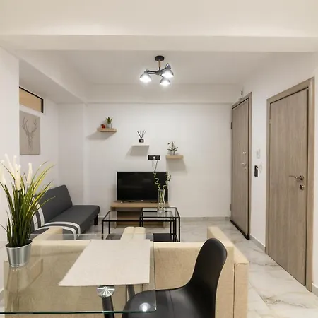 White Lux House In Town Apartment