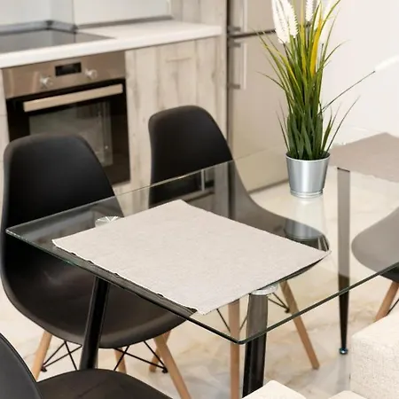 White Lux House In Town Apartment *