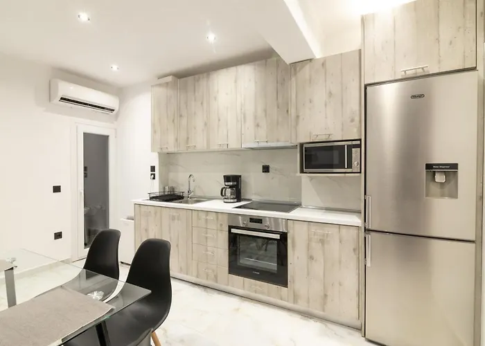 White Lux House In Town Apartmán